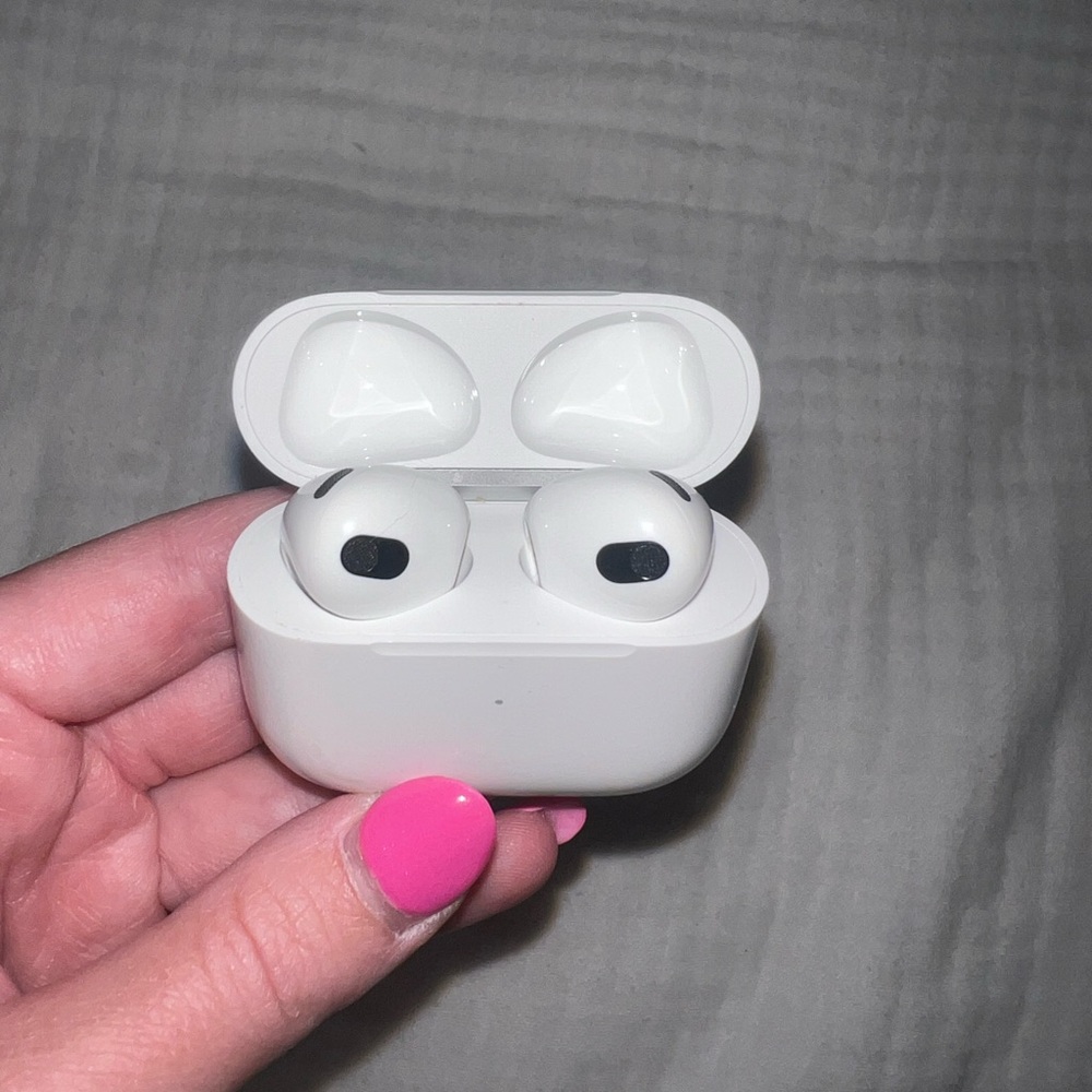 Apple AirPods (3rd Generation)